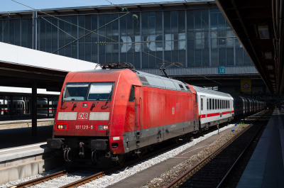 DB Fernverkehr 101 129 in München Hbf | Railwayfans